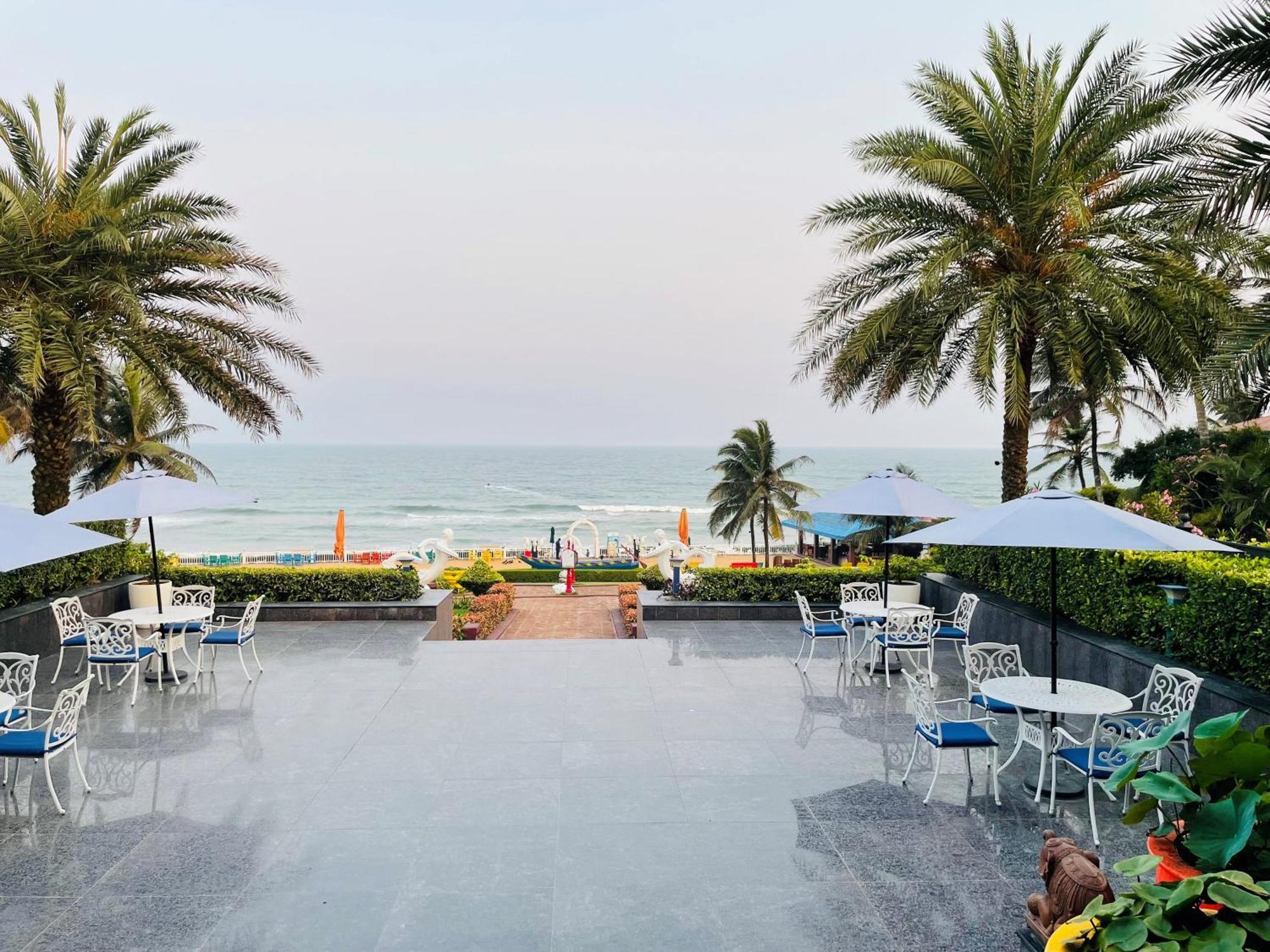 Mayfair Palm Beach Resort Gopālpur Екстериор снимка